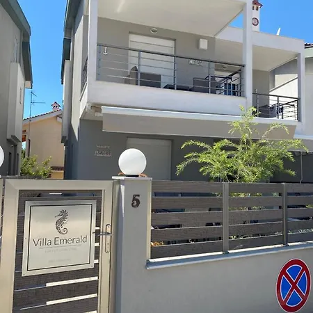 ヴィラ Emerald Luxury Living