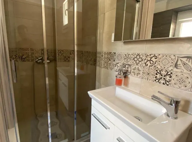 Emerald Luxury Living *